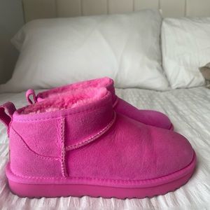 UGG ultra mini classic boot “berry”